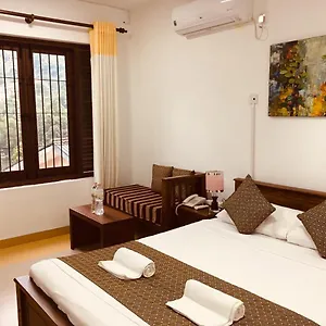 Hotel Sarvodaya Samma Vaasa, Kandy